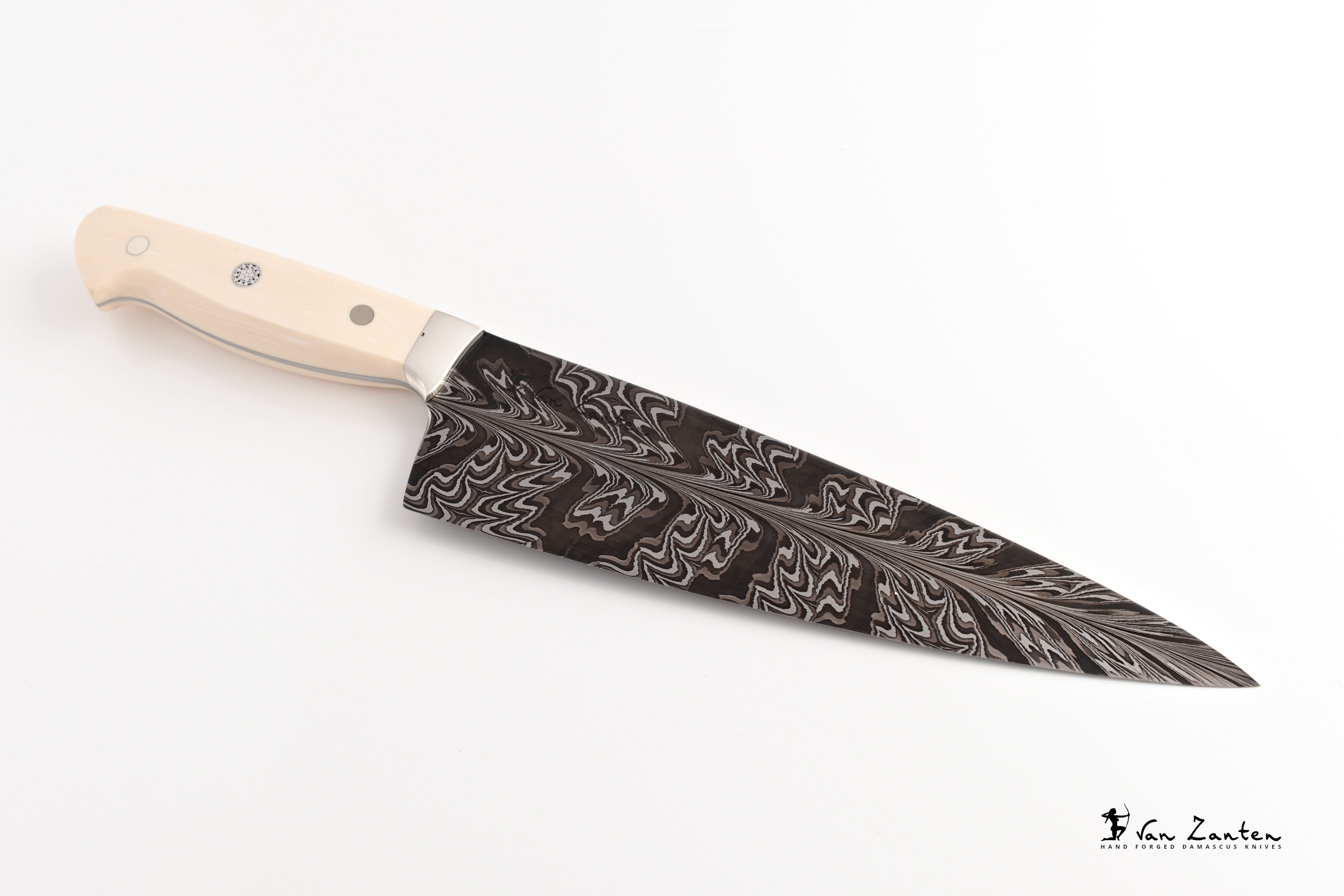 dragons-breath-damascus-chefs-knife-0521_LS_angle.jpg